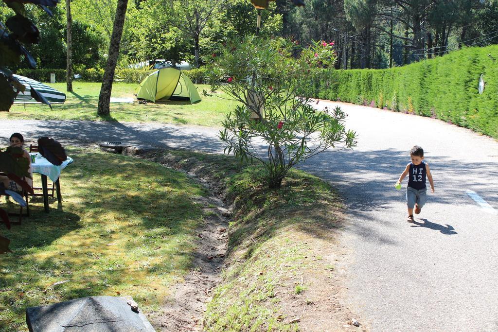 מלון La Caniza Aldea Guntin Camping Caniza מראה חיצוני תמונה