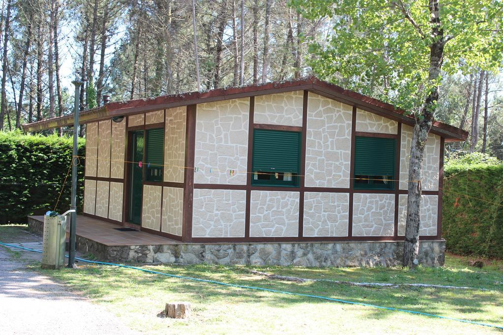 מלון La Caniza Aldea Guntin Camping Caniza חדר תמונה